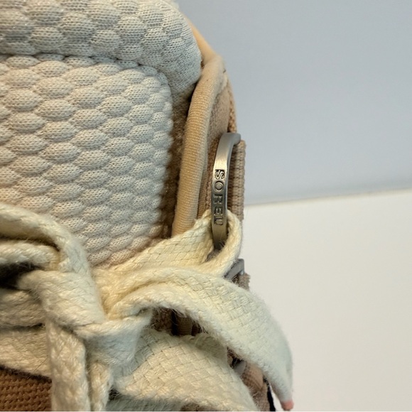 Women Ona Rmx Chukka Bootie - Picture 5 of 9